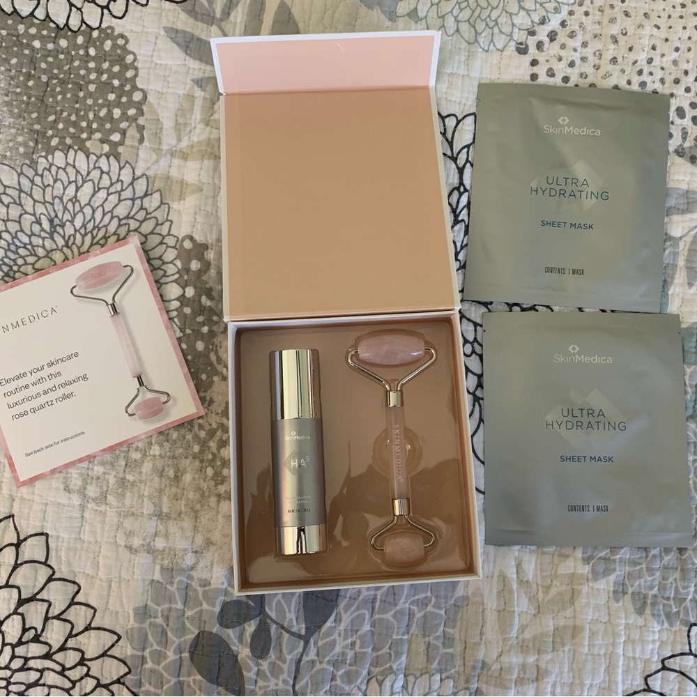 SkinMedica Rejuvinating Hydrator Rose Quartz roller and 2 sheet masks